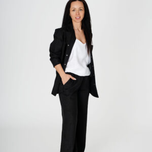 Lininis kostiumelis LETA juoda